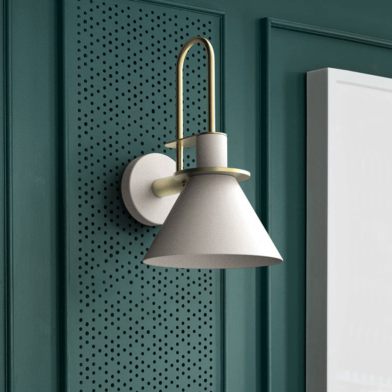 Frendorf | Schwarz/Weiß/Grün Kegel Wandlampe Macaron 1-Licht Metall Wandleuchte mit gebogenem Arm für Schlafzimmer, Warm/Weiß Licht