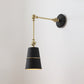 1-Licht Kegel Schatten Wandlampe Nordic Schwarz/Weiß Metall Schwenkarm Wandmontierte Leseleuchte für Schlafzimmer