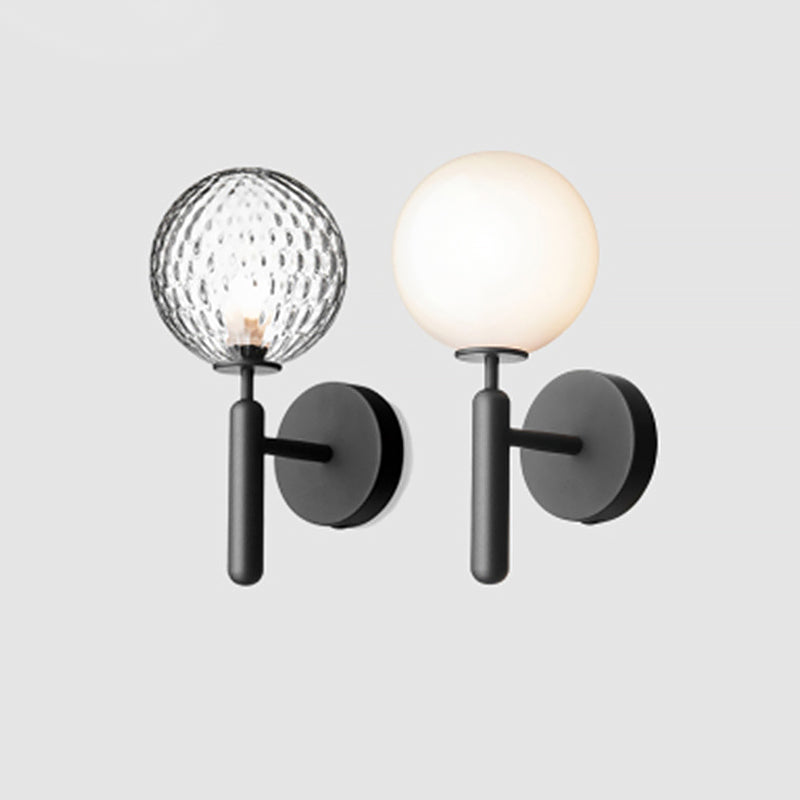 Frendorf | 1-Licht Nachttisch Wandlampe Einfache Schwarze Wandmontierte Lichtarmatur mit Ball Weiß/Klar Wasser Glas Schirm