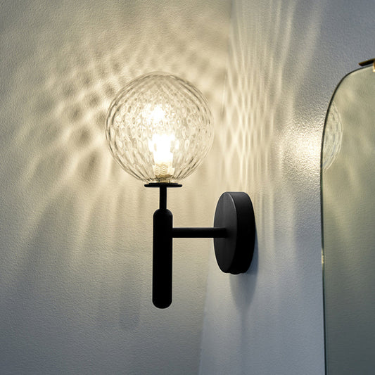 Frendorf | 1-Licht Nachttisch Wandlampe Einfache Schwarze Wandmontierte Lichtarmatur mit Ball Weiß/Klar Wasser Glas Schirm