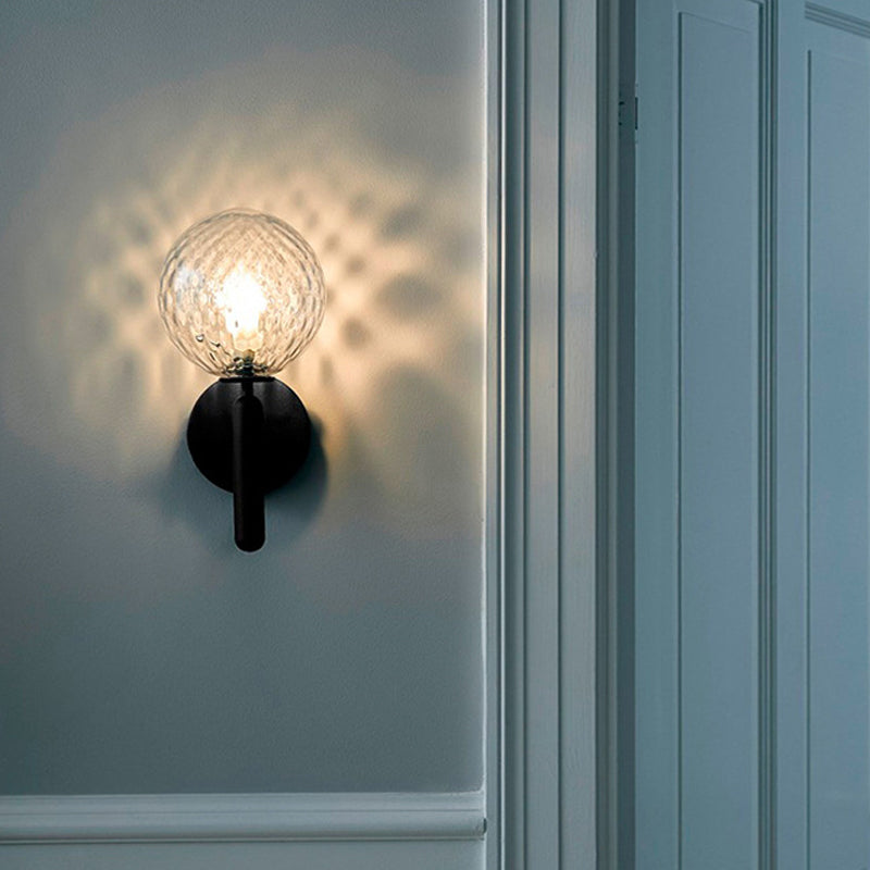 Frendorf | 1-Licht Nachttisch Wandlampe Einfache Schwarze Wandmontierte Lichtarmatur mit Ball Weiß/Klar Wasser Glas Schirm
