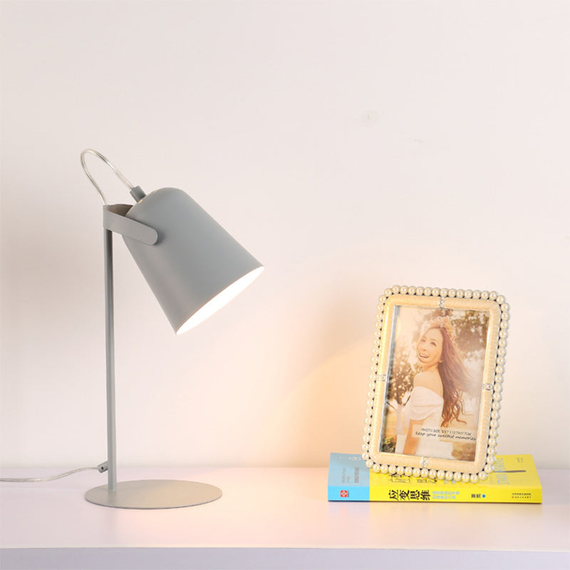 Nordic Style Bucket Schreibtischlampe Drehbar 1 Licht Metall Stecker Schreibtischlampe für Studentenwohnheim Schlafzimmer