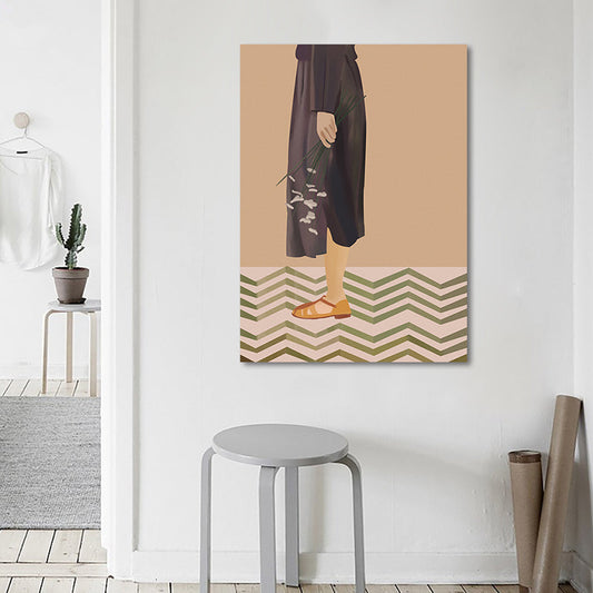 Frendorf | Braune Funky Leinwand Wandkunst Illustrierte Mädchen im schwarzen Kleid Wanddekoration für das Schlafzimmer