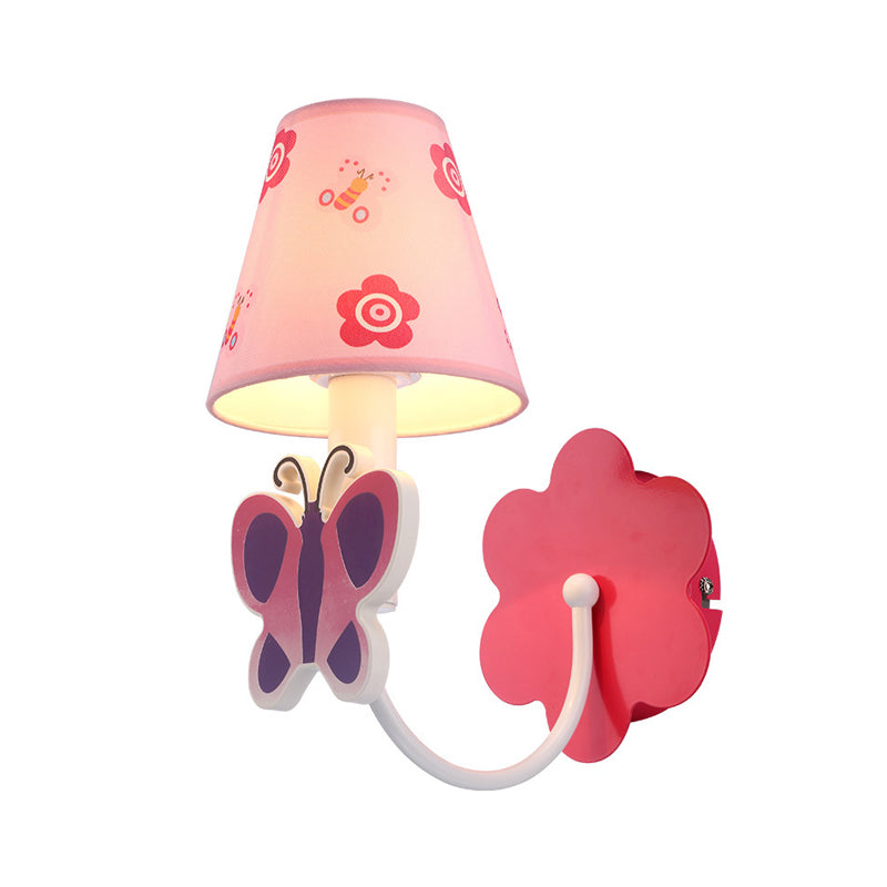 Frendorf | Schöne Schmetterling Wandlampe 1 Licht Metall Wandbeleuchtung mit Stoffschirm in Pink für das Mädchenzimmer