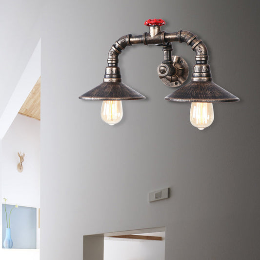 Frendorf | Kegelvormige Boerderij Wandlamp Fixture met Pijp en Klep Industriële Rustieke IJzer 2 Lichten Verweerd Brons Sconces Licht