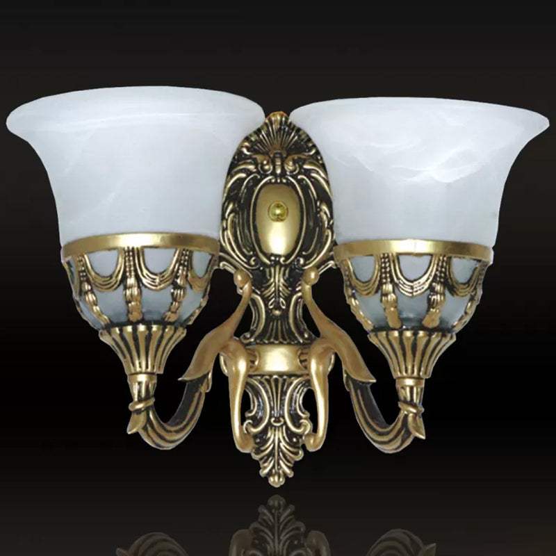 Frendorf | 2-Licht Wandleuchte Traditionelle Flur Wandleuchte mit Glocke Alabaster Glas Schirm in Bronze