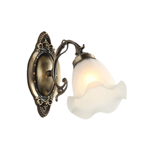 Frendorf | 1/2-Birne Opal Matt Glas Wandlampe Landhaus Bronze Blume Wohnzimmer Beleuchtung Ideen