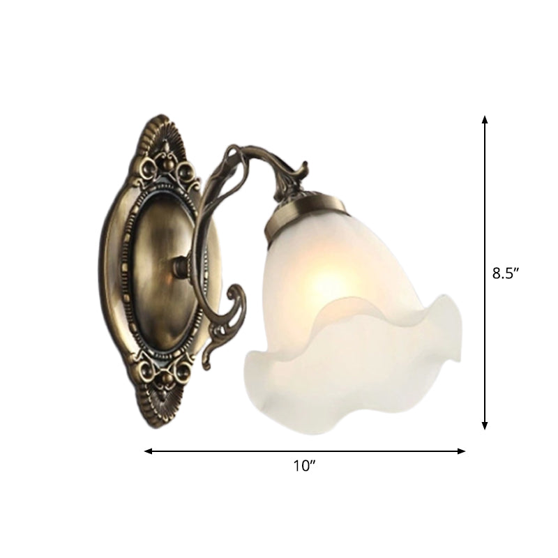 Frendorf | 1/2-Birne Opal Matt Glas Wandlampe Landhaus Bronze Blume Wohnzimmer Beleuchtung Ideen