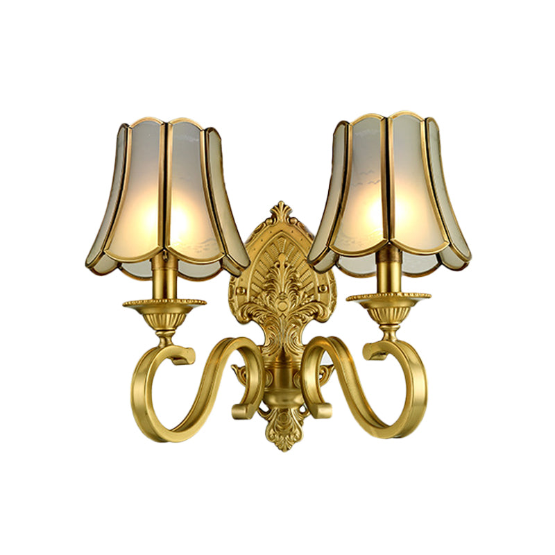 Frendorf | 1/2 Licht Geflared/Bell Wandgemonteerde Licht Traditionelles Poliertes Messing Frosted Glas Wandlampe