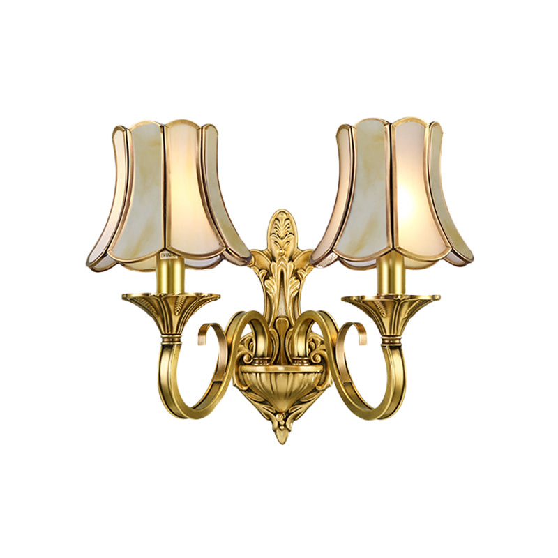 Frendorf | 1/2 Licht Geflared/Bell Wandgemonteerde Licht Traditionelles Poliertes Messing Frosted Glas Wandlampe