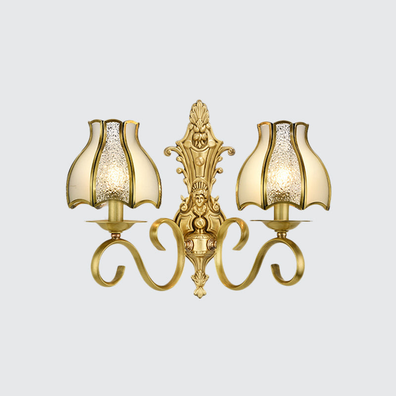Frendorf | 1/2 Licht Geflared/Bell Wandgemonteerde Licht Traditionelles Poliertes Messing Frosted Glas Wandlampe