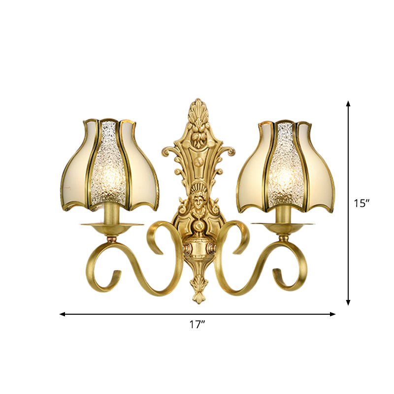Frendorf | 1/2 Licht Geflared/Bell Wandgemonteerde Licht Traditionelles Poliertes Messing Frosted Glas Wandlampe
