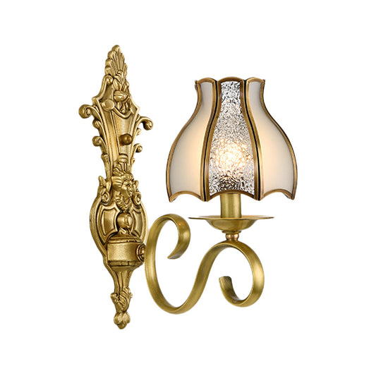 Frendorf | 1/2 Licht Geflared/Bell Wandgemonteerde Licht Traditionelles Poliertes Messing Frosted Glas Wandlampe