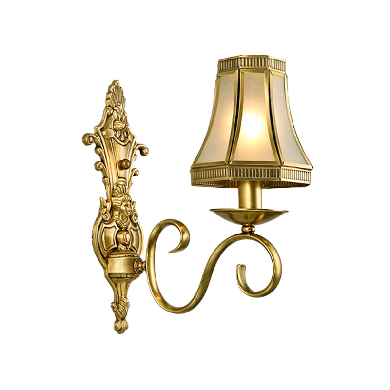 Frendorf | 1/2 Licht Geflared/Bell Wandgemonteerde Licht Traditionelles Poliertes Messing Frosted Glas Wandlampe