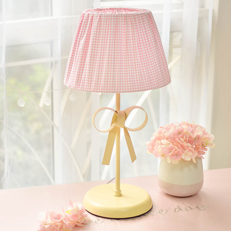 Pink Karierter Schatten Schreibtischlampe 1 Kopf Liebliche Stoffstudienlampe mit Schleife für das Wohnheim Schlafzimmer