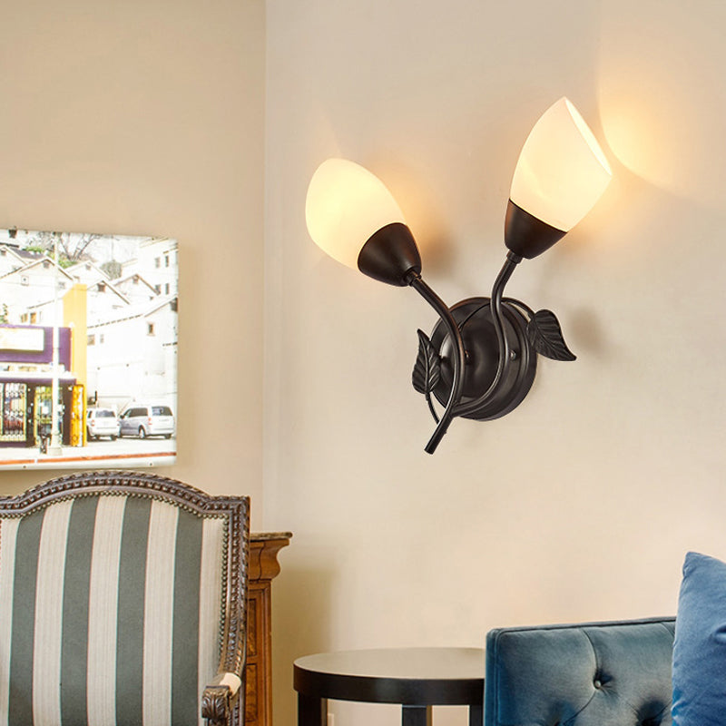 Frendorf | Rustieke Tulp Wandlantaarn Licht 2 Lampen Opal Frosted Glas Wandgemonteerde Lamp in Zwart/Goud voor Slaapkamer