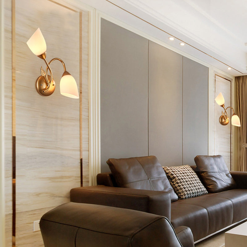 Frendorf | Rustieke Tulp Wandlantaarn Licht 2 Lampen Opal Frosted Glas Wandgemonteerde Lamp in Zwart/Goud voor Slaapkamer