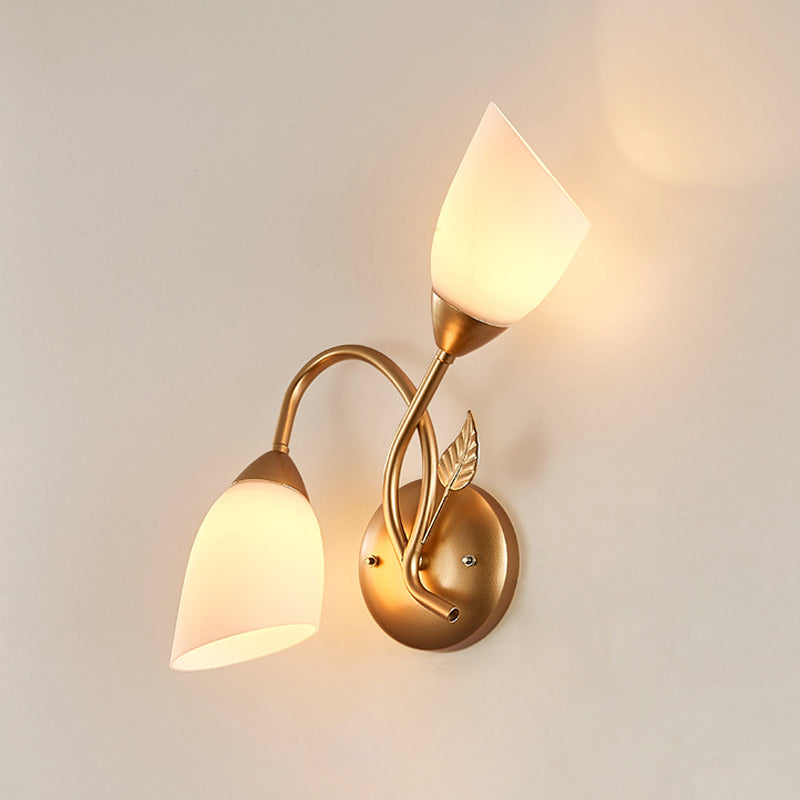 Frendorf | Rustieke Tulp Wandlantaarn Licht 2 Lampen Opal Frosted Glas Wandgemonteerde Lamp in Zwart/Goud voor Slaapkamer