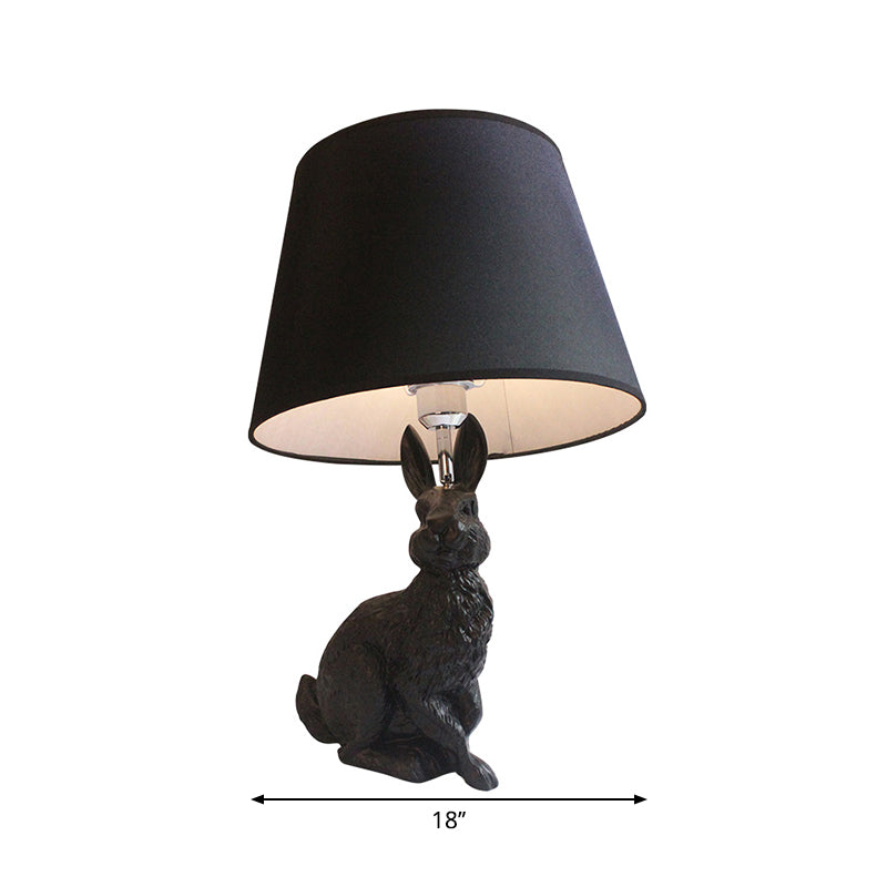 Harz Hase Schreibtischlampe mit konischem Schirm Studienzimmer 1 Licht Tier Schreibtischlampe in Schwarz