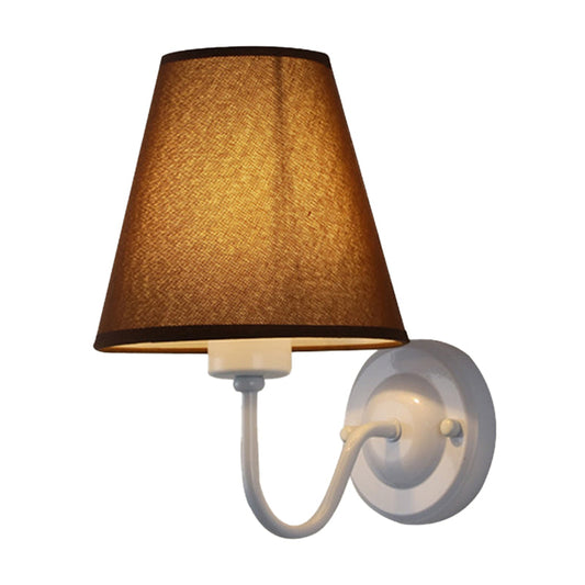 Frendorf | Schwarz/Braun/Beige Cone Wandlampe Nordic 1-Licht Stoff Wandbeleuchtung mit gebogenem Arm in Schwarz/Weiß