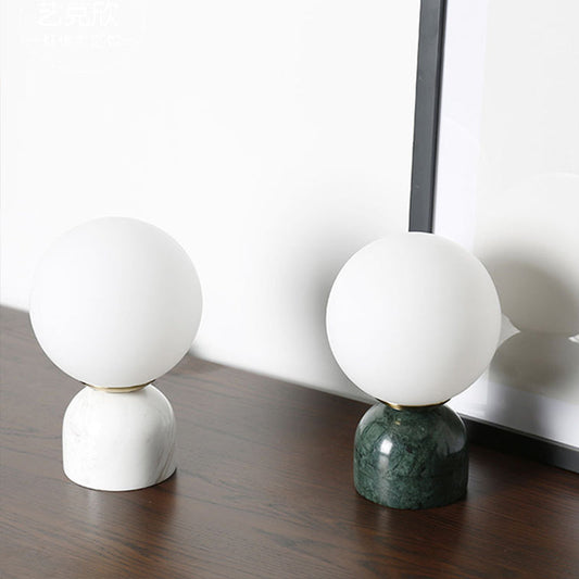 Einfache Ball Nachttischlampe Milchglas 1 Kopf Nachttischlampe mit Schwarz/Weiß/Grün Marmorfuß