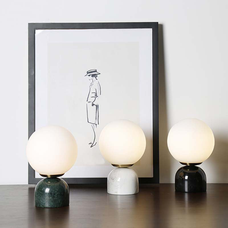Einfache Ball Nachttischlampe Milchglas 1 Kopf Nachttischlampe mit Schwarz/Weiß/Grün Marmorfuß