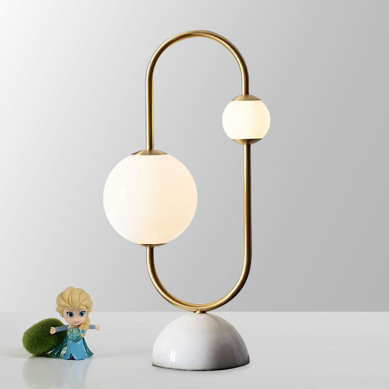 Messing Schaltkreis Design Nachtlampe Postmodern 2 Glühbirnen Weißes Glas Tischbeleuchtung mit Marmorbasis