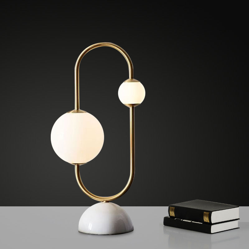 Messing Schaltkreis Design Nachtlampe Postmodern 2 Glühbirnen Weißes Glas Tischbeleuchtung mit Marmorbasis