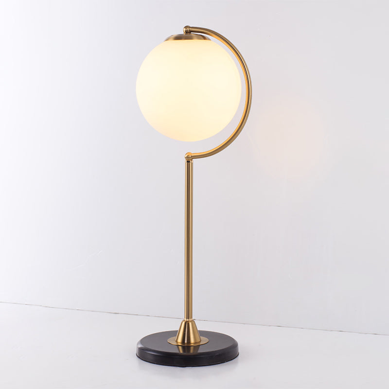 S/C-geformte/Biegung Nachttischleuchte Metall 1/2-Kopf Designer Nachtlampe in Gold mit Kugel Creme-Glas-Schirm