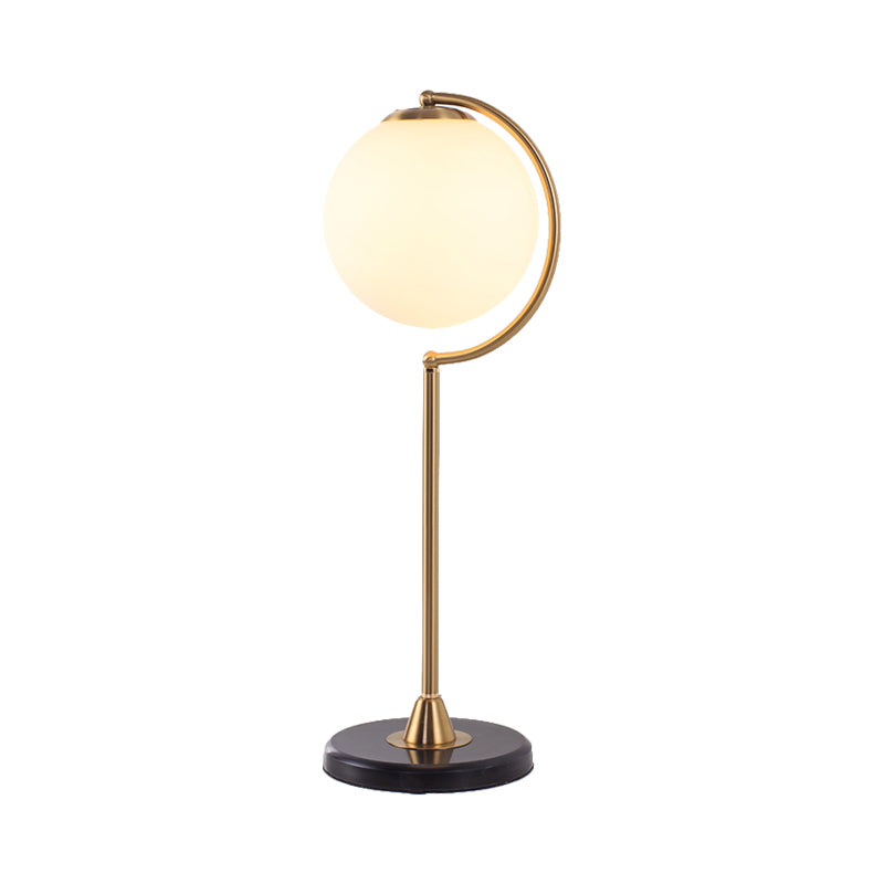 S/C-geformte/Biegung Nachttischleuchte Metall 1/2-Kopf Designer Nachtlampe in Gold mit Kugel Creme-Glas-Schirm