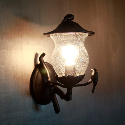 Frendorf | 1-Licht Seedy Glas Lantern Wandeinbouw Rustic Zwarte Gourde Vormige Tuin Wandlamp met Vogel Deco