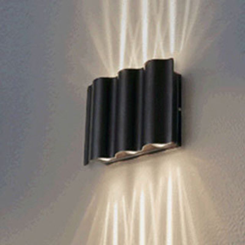 Frendorf | 2/4/6-Licht Patio LED Wandleuchte Moderne Schwarze Aufbauwandleuchte mit Wellenförmigem Metallschirm, Warm/Weißes Licht