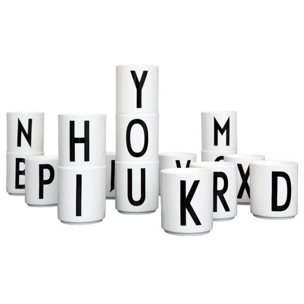 Frendorf | Personalisierter A-Z Becher Porzellan klassisch von Design Letters!