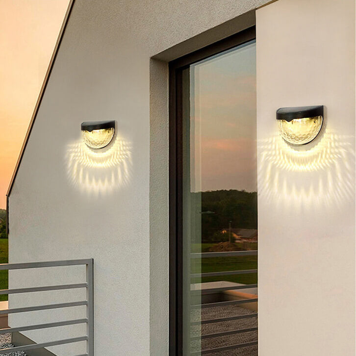 Frendorf | SolarCrest LED Wandleuchte | Halbkreis-Design | Solarbetrieben | Wasserdicht | Zaun- und Außenbeleuchtung