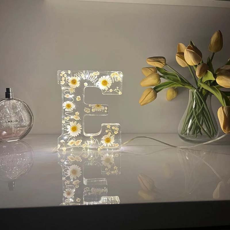 Frendorf | Nachtlicht aus Kunstharz mit Blumenmuster