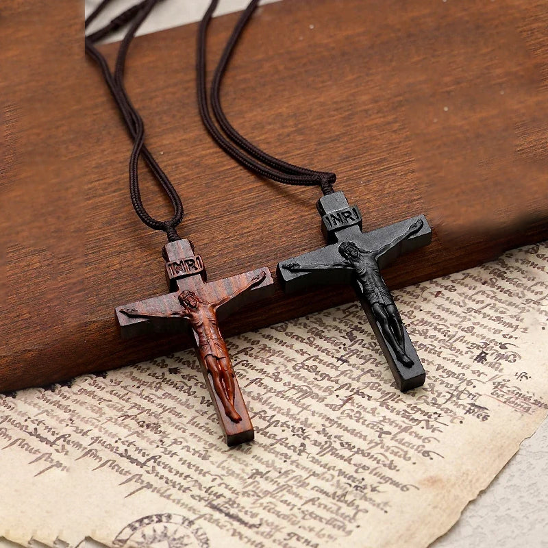 Frendorf | Jesus-Kreuz-Halskette aus Holz