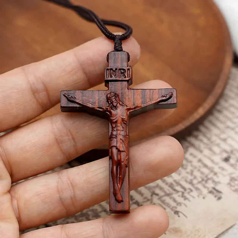 Frendorf | Jesus-Kreuz-Halskette aus Holz