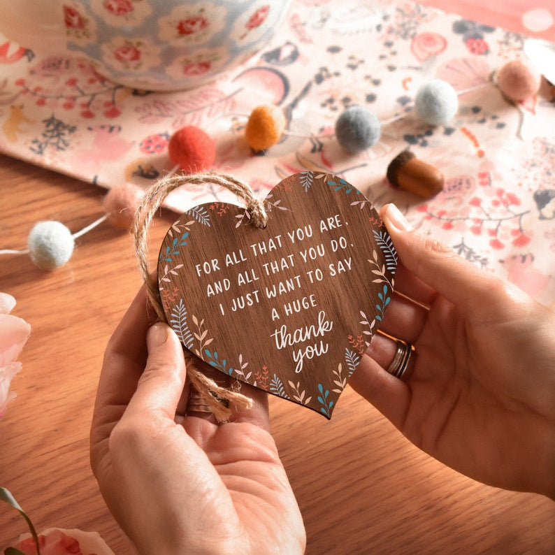 Frendorf | Holzherz-Plakette Geschenk Exquisite Liebe Herz Handwerkskunst