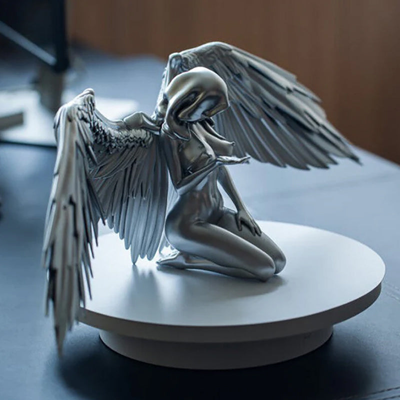 Frendorf | Art Angel Weiblich Frau Flügel Knien Umhang Hut
