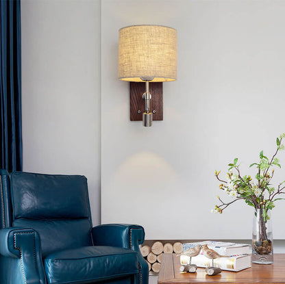 Frendorf | WoodenGlow Wandlampe | Moderner Stoffschirm & Holzsockel | Elegante Wandbeleuchtung | Verschiedene Optionen