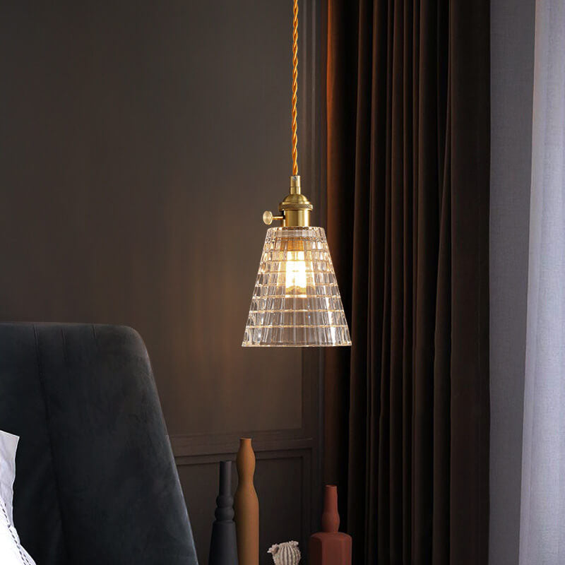 Frendorf | Bellux Glas Pendelleuchte | Modernes Glockenschirmdesign | Messingoptik | 1-flammig | Luxuriöse Beleuchtung