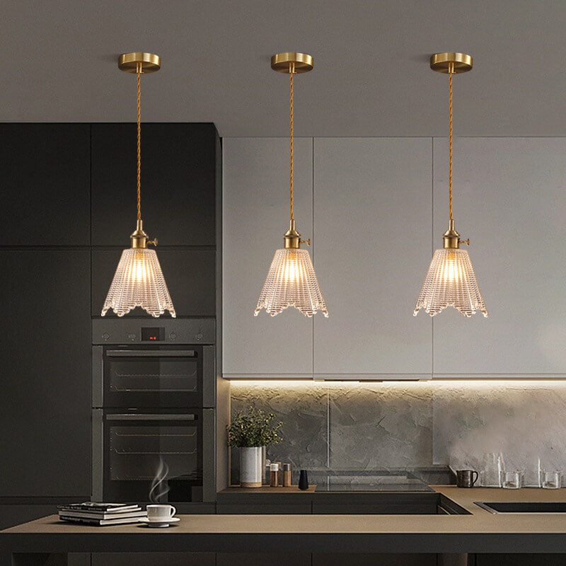 Frendorf | Bellux Glas Pendelleuchte | Modernes Glockenschirmdesign | Messingoptik | 1-flammig | Luxuriöse Beleuchtung