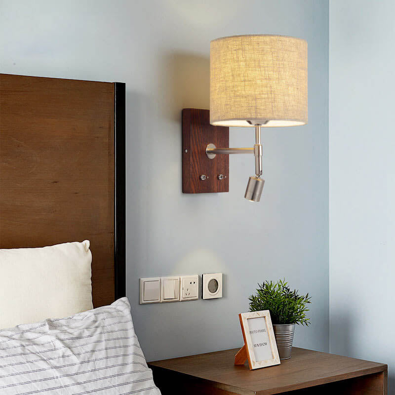 Frendorf | WoodenGlow Wandlampe | Moderner Stoffschirm & Holzsockel | Elegante Wandbeleuchtung | Verschiedene Optionen