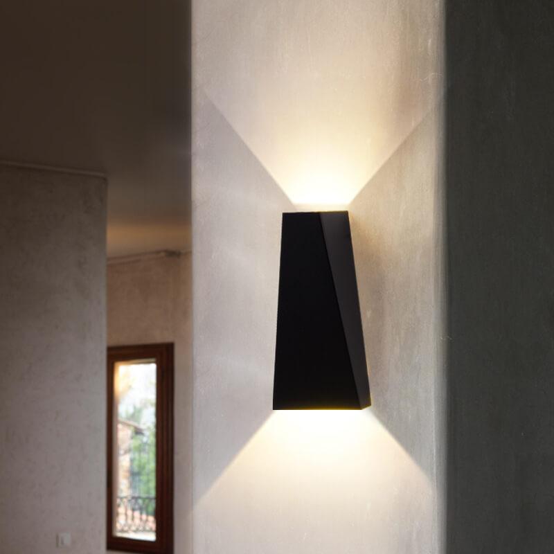 Frendorf | Trapeo LED Wandleuchte | 2-flammig | Modernes Design | Innen- & Außenbeleuchtung