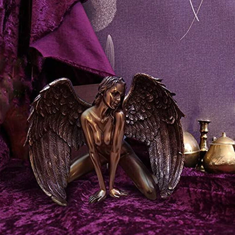 Frendorf | Art Angel Weiblich Frau Flügel Knien Umhang Hut