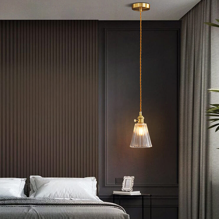 Frendorf | Bellux Glas Pendelleuchte | Modernes Glockenschirmdesign | Messingoptik | 1-flammig | Luxuriöse Beleuchtung
