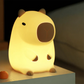 Frendorf | CappyGlow 2024 Capybara Silikon Nachttischlampe | Squishy & Kinderfreundlich | Perfektes Geschenk für Kinder und Mädchen