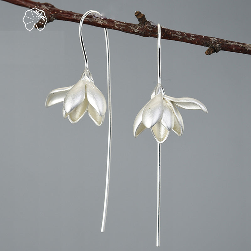 Frendorf | 18K Gold elegante Magnolienblüten Ohrringe mit Anhänger