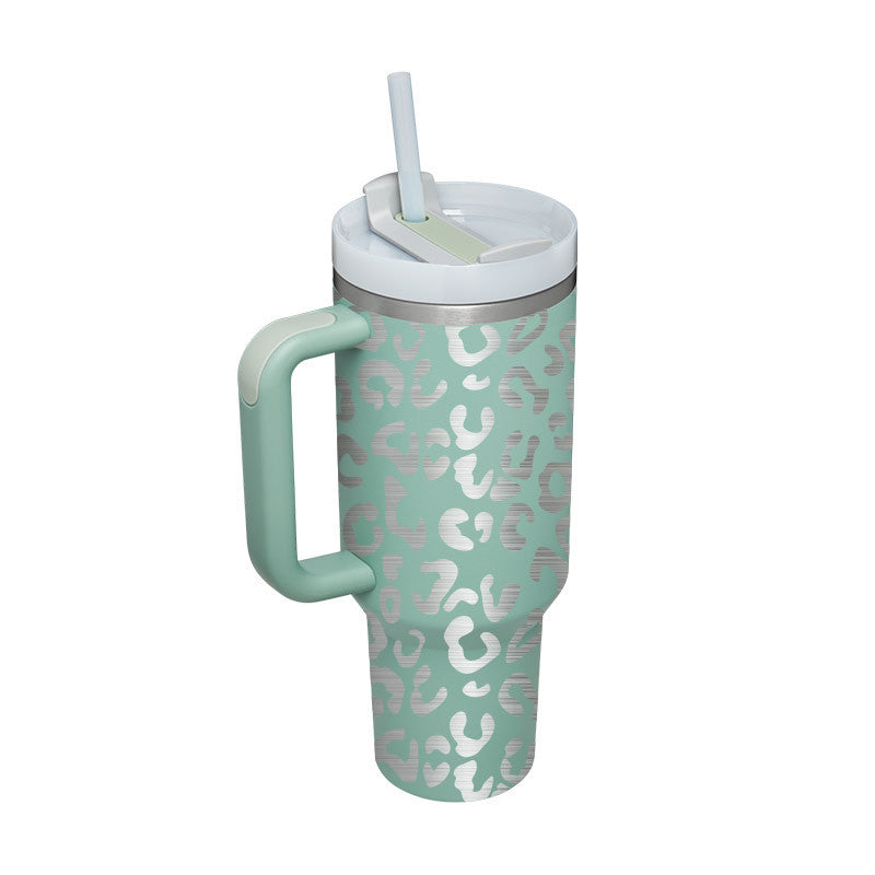 40 Oz Tumbler mit Griff Strohhalm isoliert