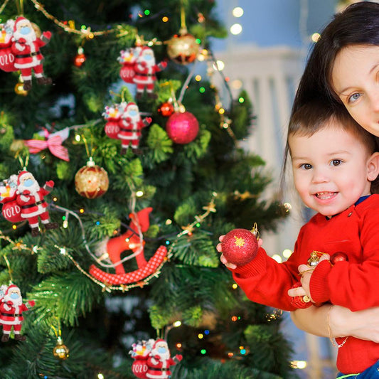 Frendorf | 2020 Quarantäne Überlebender Santa Claus Weihnachtsornamente mit Maske und alle wichtigen Dinge tragend